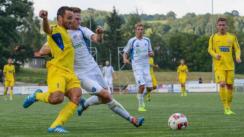 BODY SE DĚLILY. Varnsdorf (ve žlutém) doma remizoval v derby s Ústím 2:2.