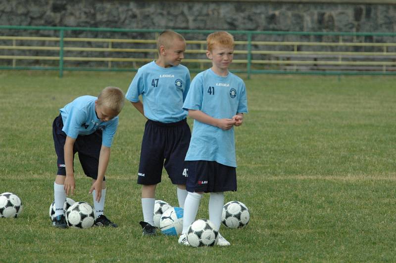 NAŠEL SI ČAS. Petr Voříšek při tréninku ve vlastní fotbalové akademii.