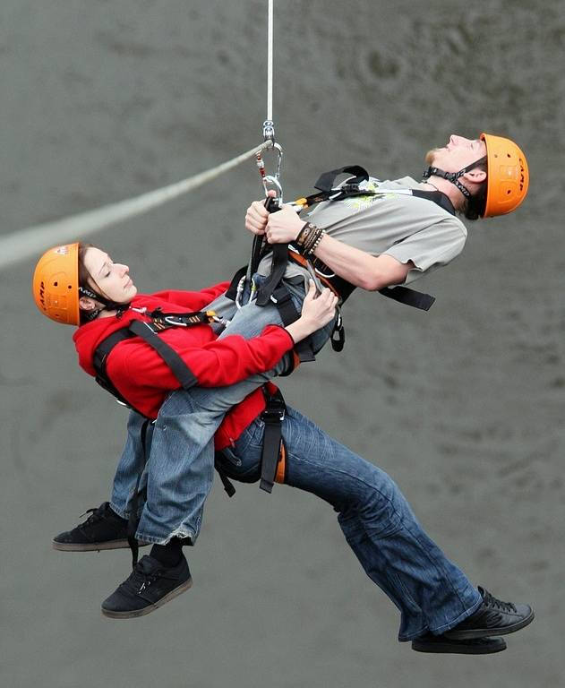 Divácký den Adrenalin Challenge přilákal odvážlivce. Přelaňovali kaňon Labe