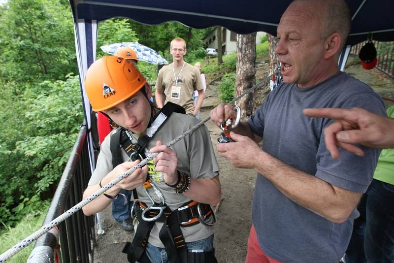 Divácký den Adrenalin Challenge přilákal odvážlivce. Přelaňovali kaňon Labe