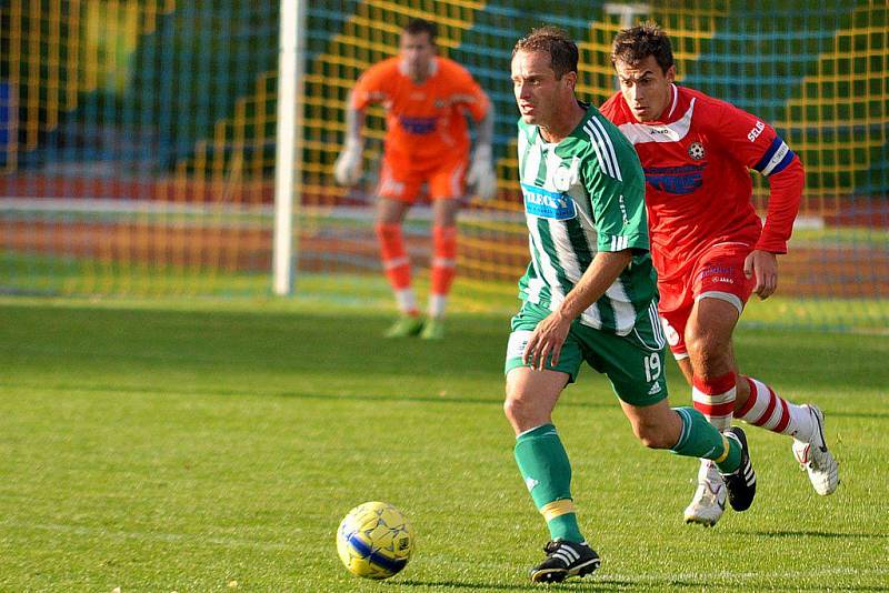 REMÍZOVÝ BOD si na své konto připsal FK Varnsdorf (v červeném), který doma plichtil s Bohemians Praha.