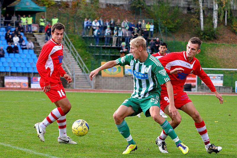 REMÍZOVÝ BOD si na své konto připsal FK Varnsdorf (v červeném), který doma plichtil s Bohemians Praha.