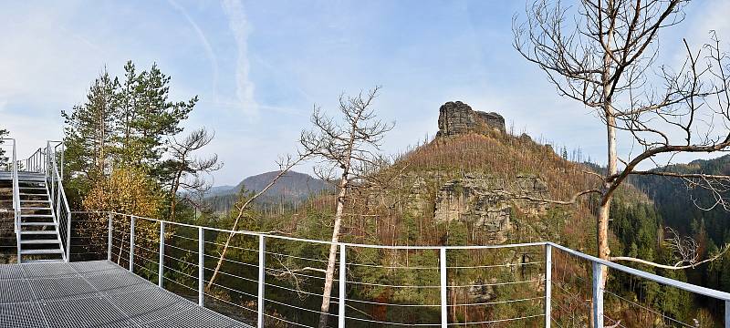 Vyhlídka u skalního hradu Falkenštejn. Ilustrační foto.