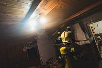 Hasiči zasahovali u požáru komína v domě v Horním Podluží