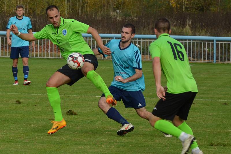 FOTBALISTÉ JÍLOVÉ v prvním jarním kole hrát nebudou, na trávník je nepustí špatný terén.