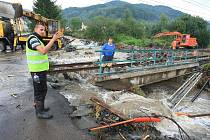 Obrovské škody napáchala povodeň na Děčínsku v obci Těchlovice, kde poškodila hlavní trať Nymburk -Děčín.