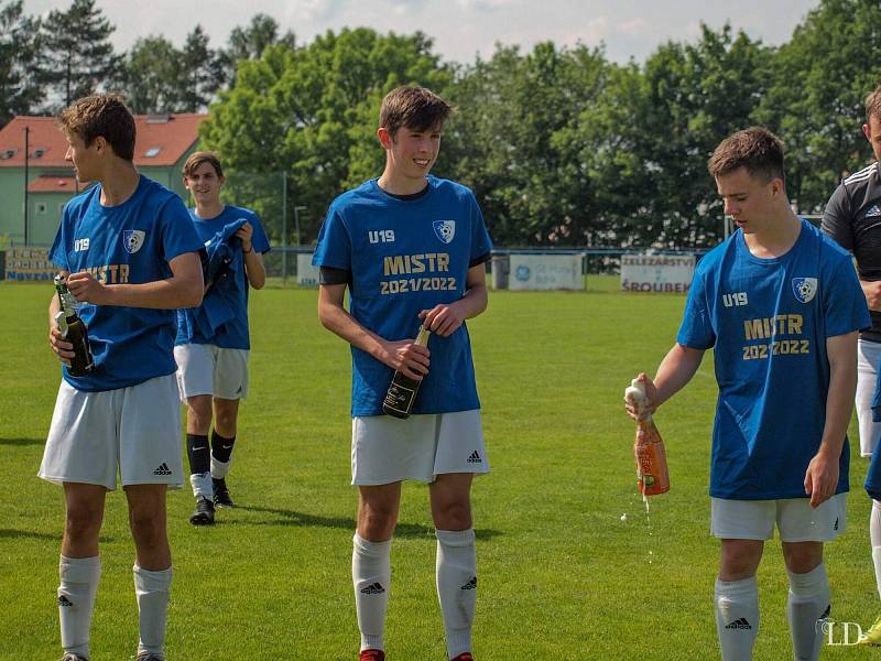 Dorostenci spojeného týmu Šluknova a Jiříkova slavili prvenství v krajské I.A třídě.