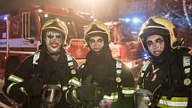 Při víkendovém halloweenském zásahu se varnsdorfští hasiči ani nestihli odmaskovat.