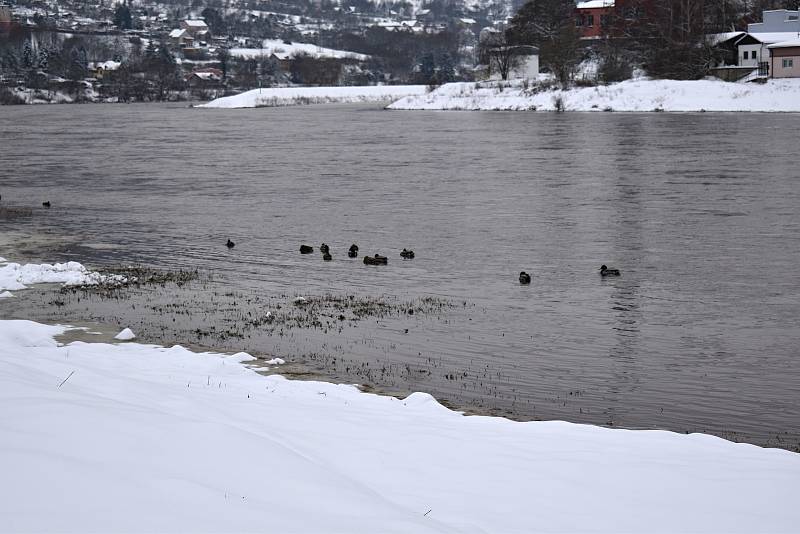 Děčín zasypal v noci na pondělí 8. února sníh.