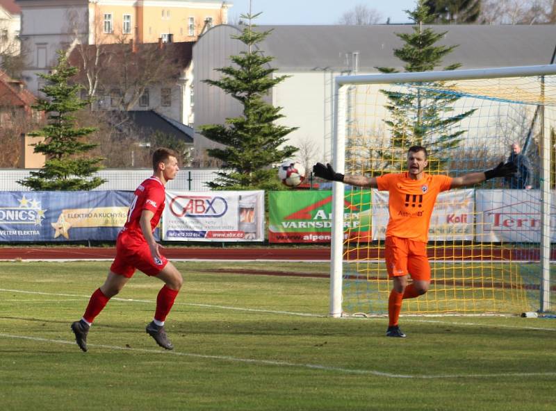 REMÍZA. Varnsdorf (v modrém) hrál s Vítkovicemi 0:0.