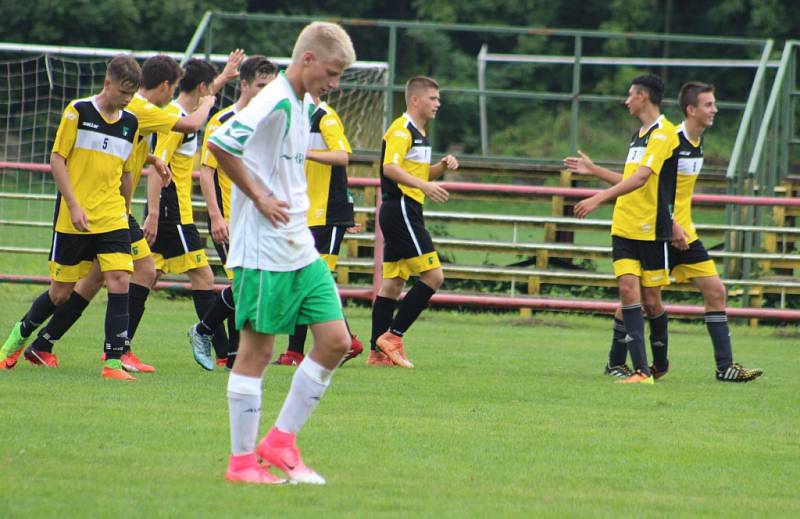 MLADŠÍ DOROSTENCI Junioru Děčín nestačili na Fotbalovou Farmu Roudnice nad Labem.