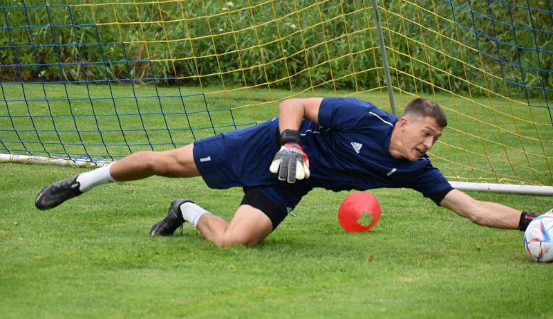 Fotbalisté Varnsdorfu zahájili letní přípravu na nový druholigový ročník. Jako trenér je vedl Miroslav Holeňák.