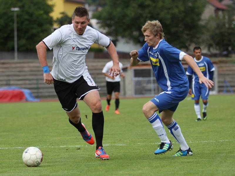 SUPER. Junior Děčín (v modrém) vyhrála v Krupce 3:2.