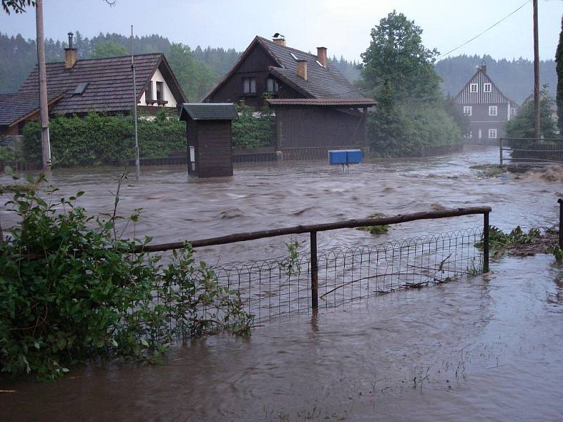 Bleskové povodně ve Všemilech.