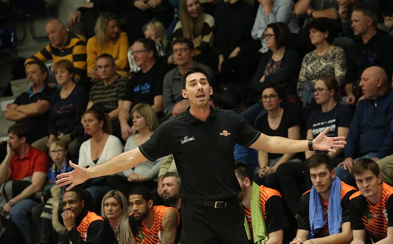 Basketbalové derby mezi Děčínem a Ústím nad Labem.