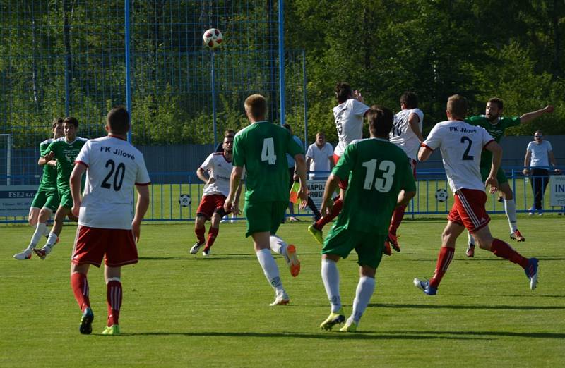 DERBY. Jílové (v bílém) vyhrálo ve Vilémově 3:1.