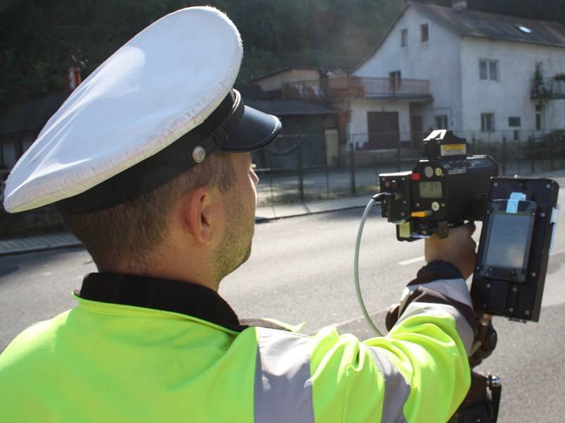 Česko – německá policejní hlídka ve středu dopoledne kontrolovala řidiče, kteří projížděli Loubím. 