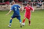 PROHRA. Fotbalisté Vilémova (v modrém) poprvé v divizi na jaře prohráli. Brozany vyhrály 3:2.