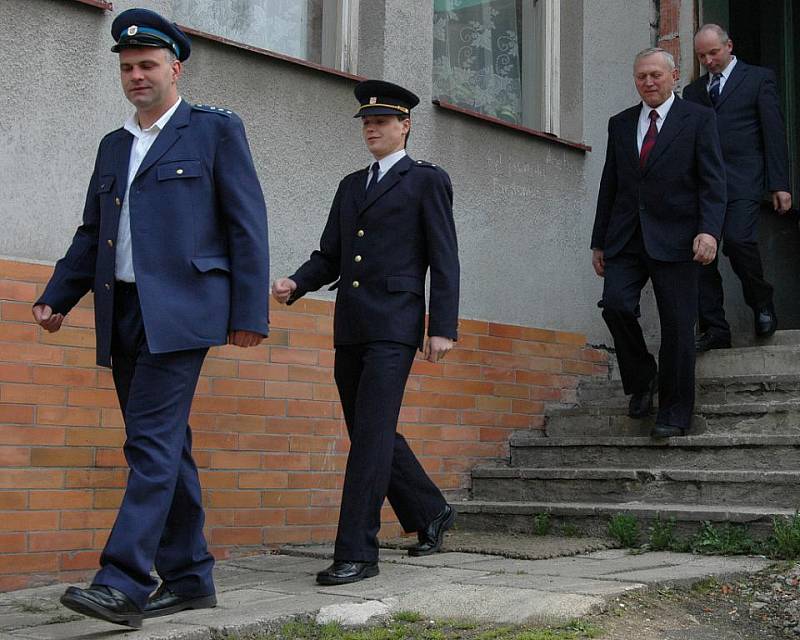 Hasiči z Horních Habartic si ve středu 14. dubna jeli pro Zlaté kříže.