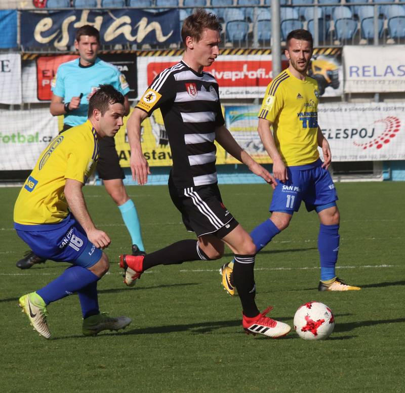 BOD. Fotbalisté Varnsdorfu urvali v Českých Budějovicích remízu 2:2.