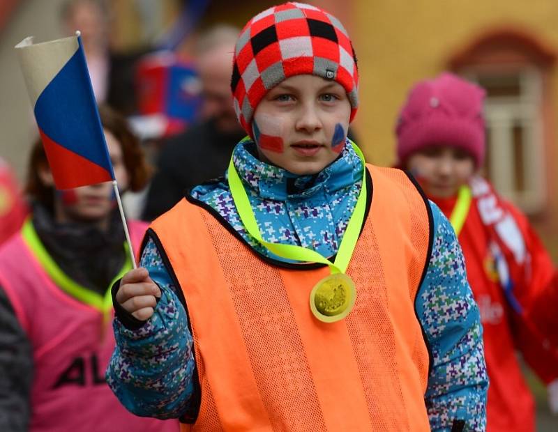 Průvod dětí podpořil naše sportovce na olympiádě v ruském Soči.