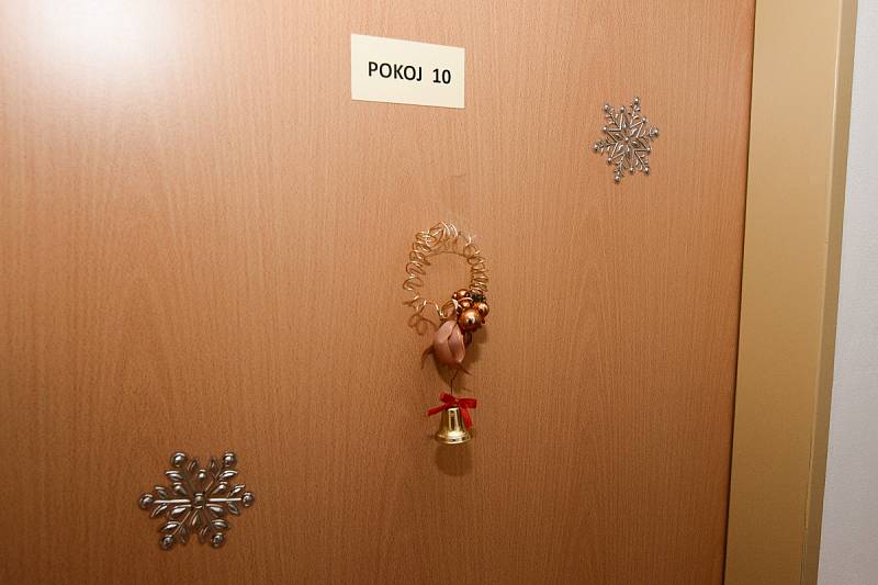 Lidé v azylovém domě v Rumburku si také užili Vánoce.