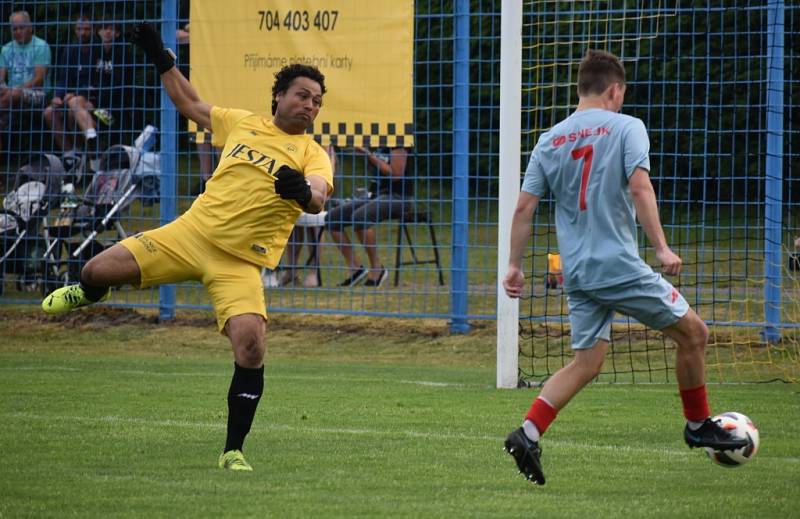 Fotbalisté Vilémova porazili ve finálové odvetě Perštejn 7:0 a získali tak krajský fotbalový pohár.