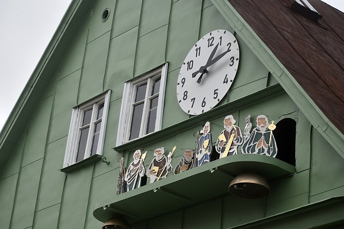 V České Kamenici se poprvé představil veřejnosti obnovený orloj.