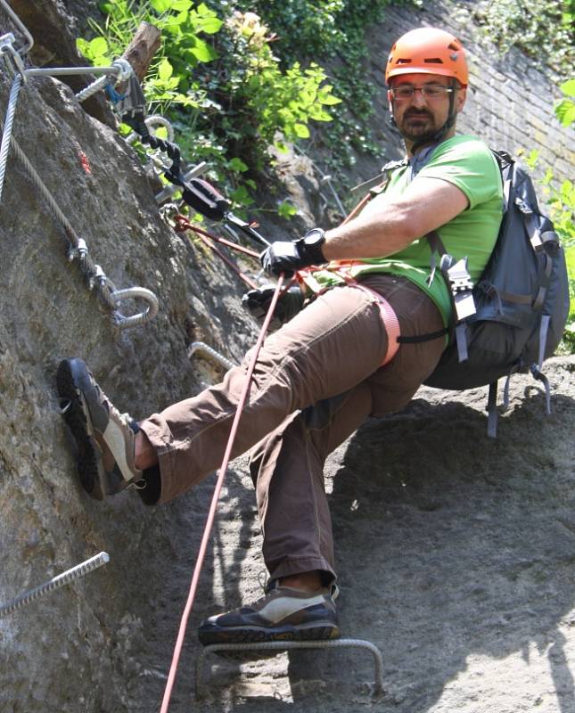 VIA FERRATA neboli Železná stezka vznikla v Děčíně na skále pod Pastýřskou stěnou. 