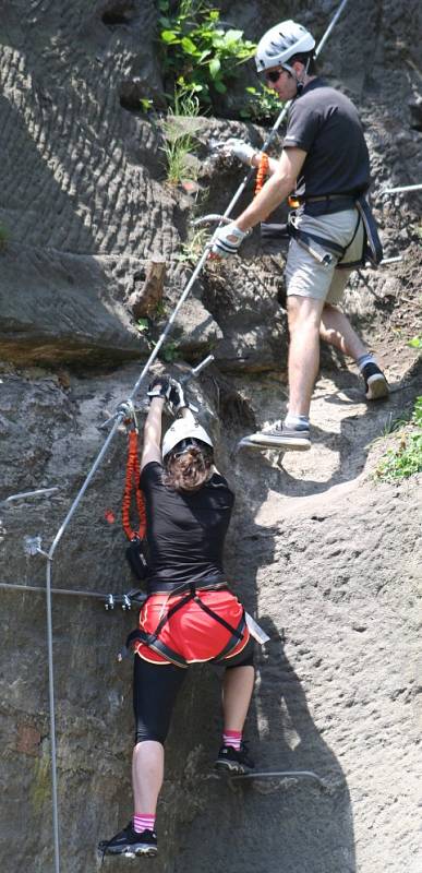 VIA FERRATA neboli Železná stezka vznikla v Děčíně na skále pod Pastýřskou stěnou. 