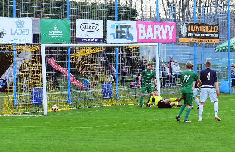 POHODA. Vilémov (tmavé dresy) doma přejel Žatec 6:0.