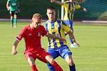 Fotbalisté Varnsdorfu (ve žlutém) doma remizovali s Blanskem 1:1.