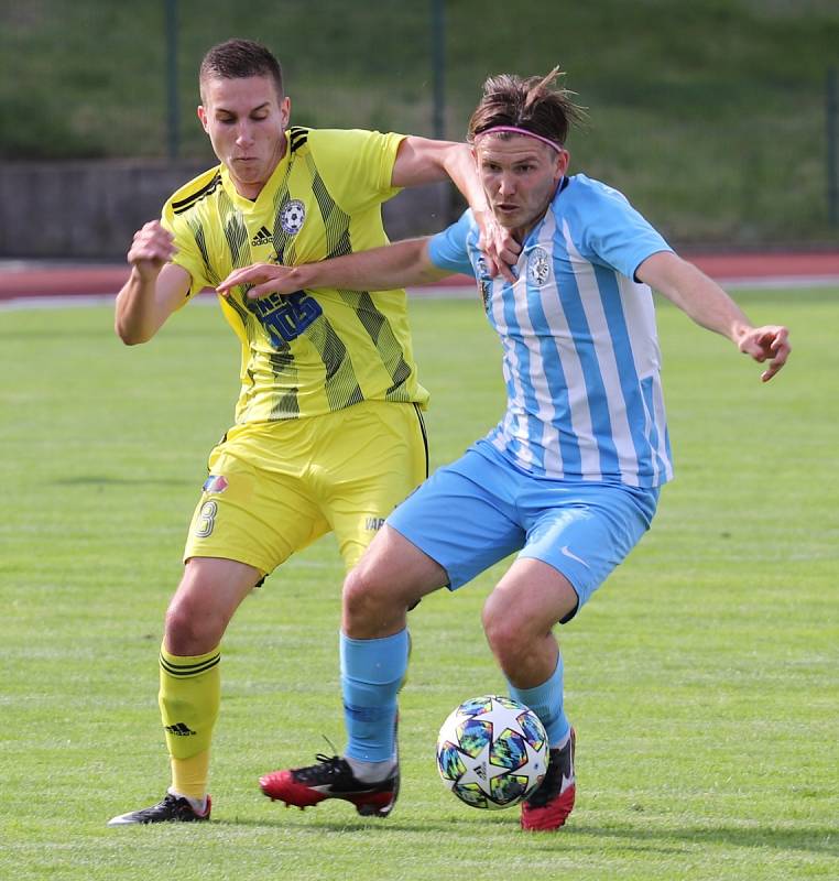 Doma zase bez bodů. Varnsdorf (ve žlutém) v Kotlině prohrál s Prostějovem 1:3.