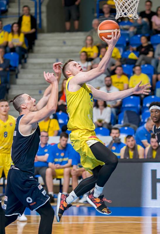 Z OPAVY BEZ VÝHRY. Děčínští basketbalisté prohráli na půdě soupeře i druhý zápas, stav série je 2:2.