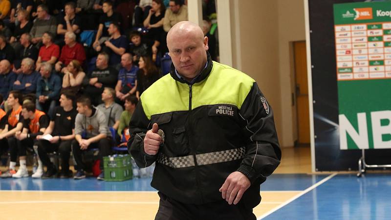 Basketbalové derby mezi Děčínem a Ústím nad Labem.