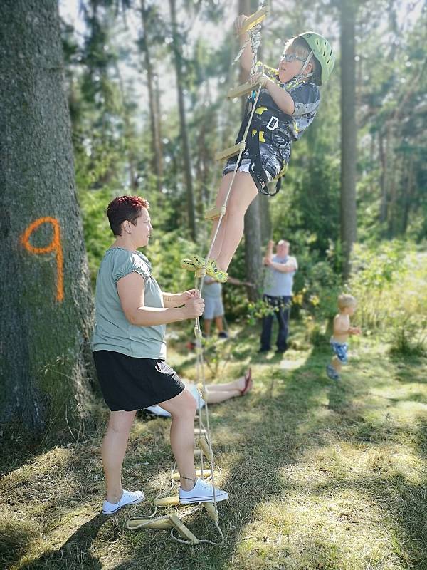 Zábavný den pro děti uspořádali dobrovolní hasiči z Labské Stráně.