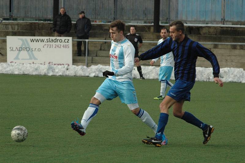 PARÁDA! Junior Děčín (světlé dresy) doma porazil 3:1 Horní Jiřetín.