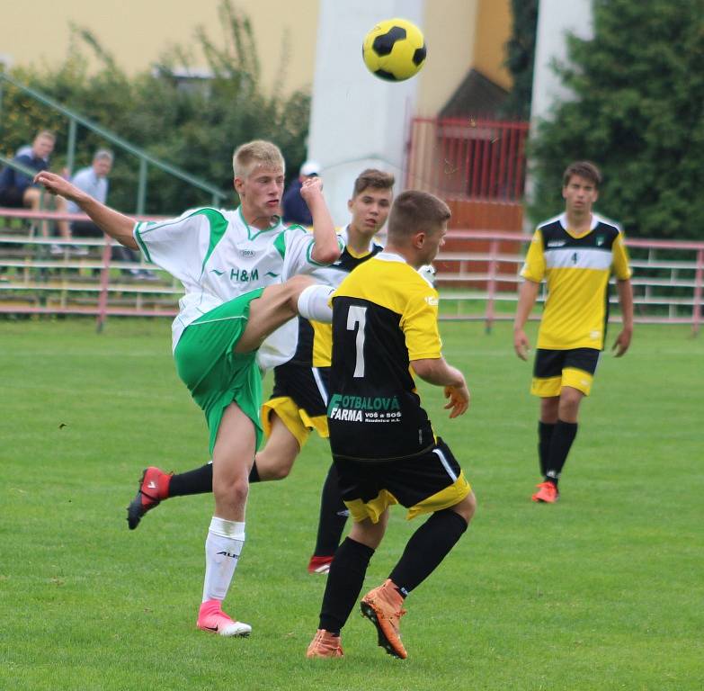 MLADŠÍ DOROSTENCI Junioru Děčín nestačili na Fotbalovou Farmu Roudnice nad Labem.