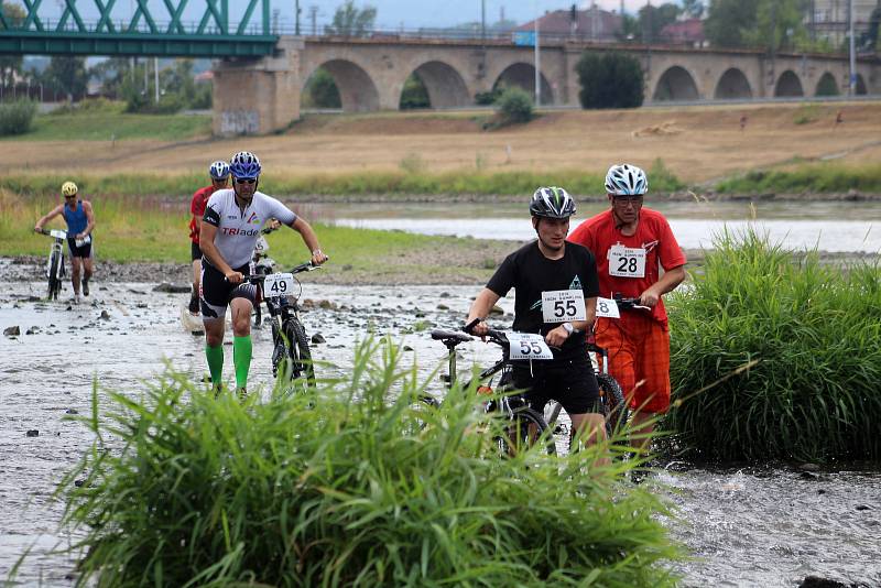 Triatlon Železný knedlík 2018 absolvovalo téměř 120 závodníků.