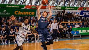 Děčínští basketbalisté vyhráli v Ostravě po prodloužení, v sérii tak vedou 3:1.