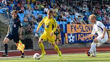 BODY SE DĚLILY. Varnsdorf (ve žlutém) doma remizoval v derby s Ústím 2:2.