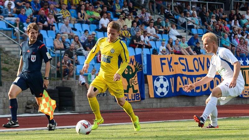 BODY SE DĚLILY. Varnsdorf (ve žlutém) doma remizoval v derby s Ústím 2:2.