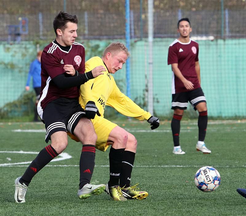 RUMBURK (ve žlutém) prohrál v Neštěmicích 0:2.