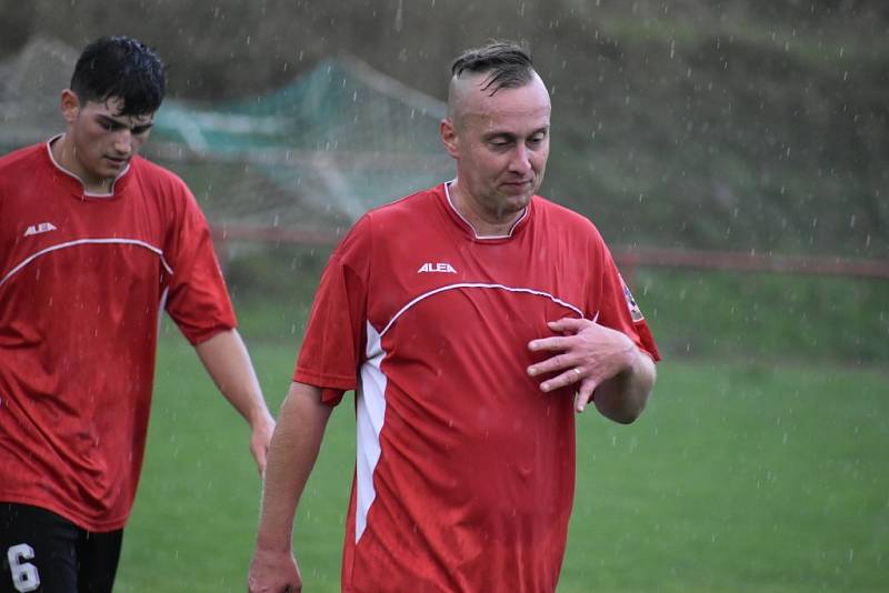 Debakl. Rumburk (žluté dresy) vyhrál na Střekově 12:0.