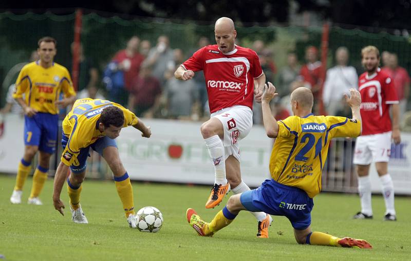 PŘIVEZLI BOD. Fotbalisté Varnsdorfu v Pardubicích remizovali 2:2.