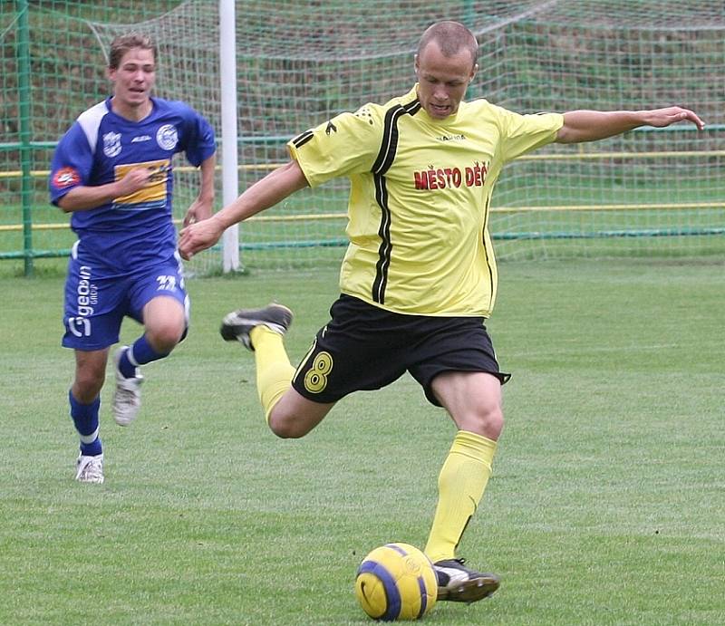 Rozhodující úder si schoval David Čonka (střílí) až na nastavení. 