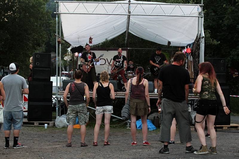 V Růžové u Děčína konal již 12. ročník Rockfestu.