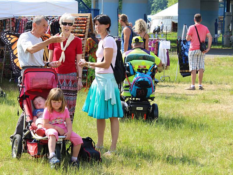 Festival spojených světů Kramle bavil v děčínském kempu.