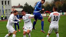 DERBY. Fotbalisté Varnsdorfu (v modrém) doma porazili Ústí nad Labem 1:0.