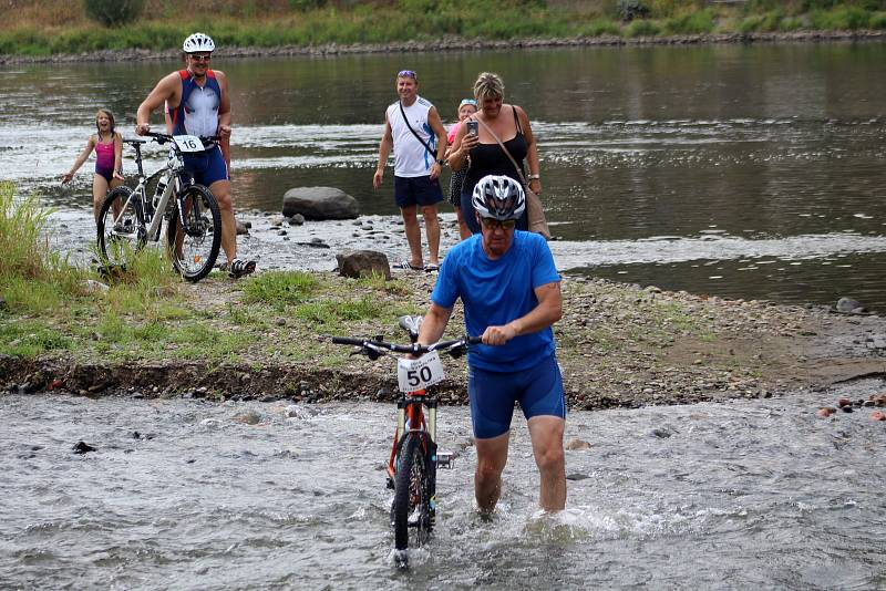 Triatlon Železný knedlík 2018 absolvovalo téměř 120 závodníků.